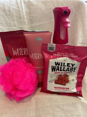 Tree Hut Watermelon Bath & Body Gift Bundle